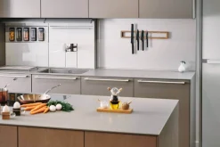 Barre aimantée artisanale Clap Design en chêne 57cm