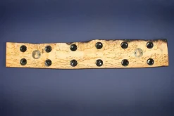 Barre aimantée artisanale Essences Creations en bouleau madré brûlé Shu Sugi Ban 45cm modèle 1