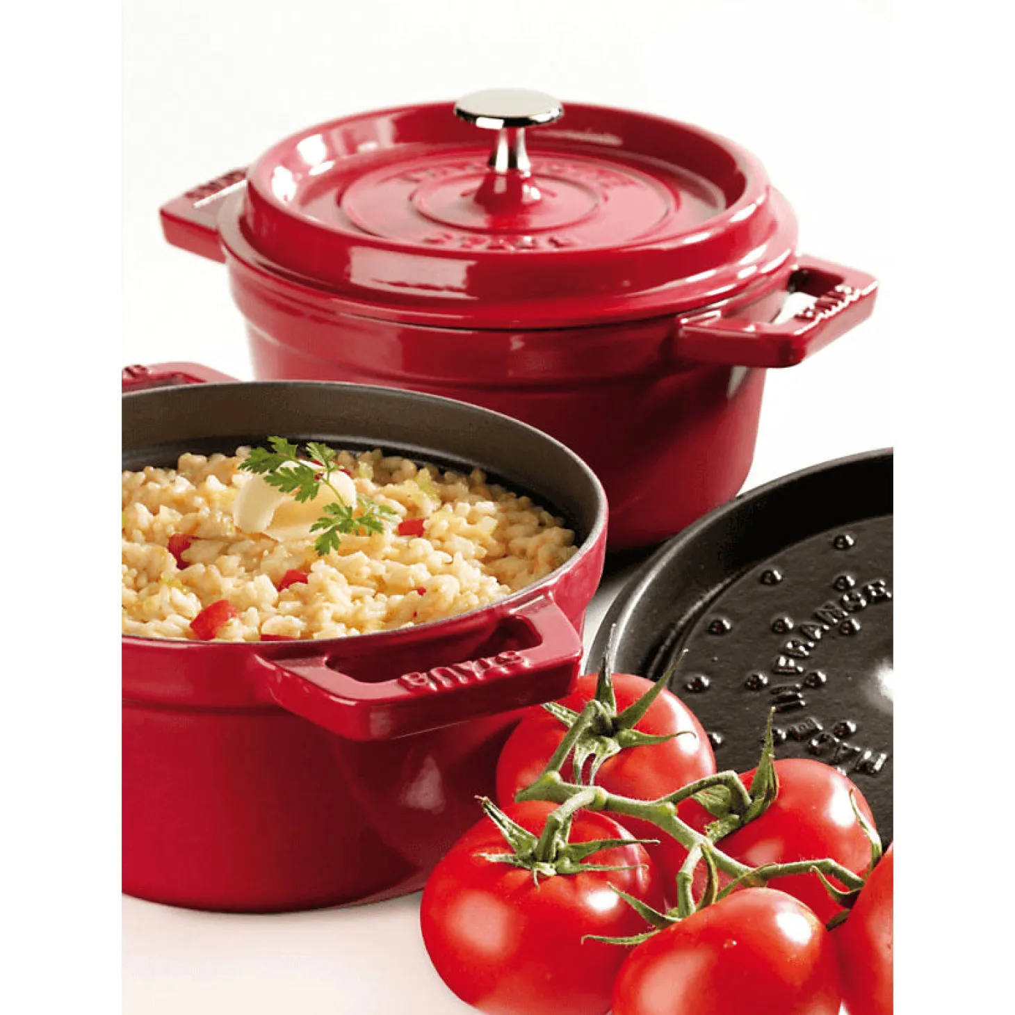 Cocotte ronde en fonte émaillée STAUB cerise