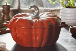 Cocotte Staub citrouille en fonte émaillée orange 24cm
