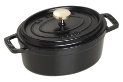Cocotte Staub ovale en fonte émaillée noir mat