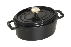 Cocotte Staub ovale en fonte émaillée noir mat