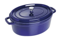 Cocotte Staub ovale en fonte émaillée bleu intense