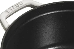 Cocotte STAUB ronde en fonte émaillée truffe blanche