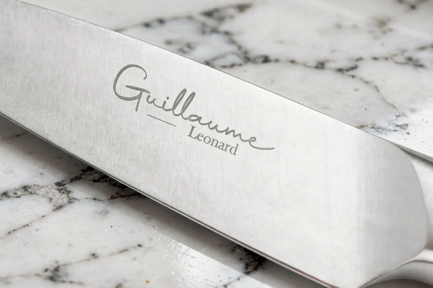 Coffret 2 couteaux Guillaume Leonard Cuistot acier inoxydable et santal rouge Chef + Office