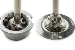Coffret duo de moulins à poivre et à sel sec Peugeot Fidji en bois de hêtre et inox noir