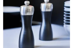 Coffret duo de moulins à poivre et à sel sec Peugeot Fidji en bois de hêtre et inox noir