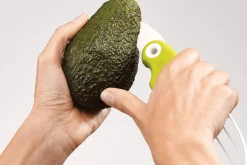 Coupe avocat 3 en 1 Joseph Joseph GoAvocado en acier inoxydable et polymère