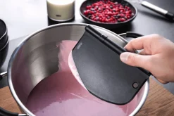 Coupe-pâte Gefu Dutto 2-en-1 en acier inox et polymère noir