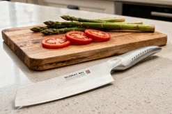 Couperet à légumes japonais Global Sai M06 lame martelée 15cm