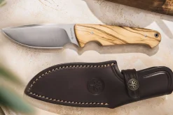Couteau Böker Arbolito Vultur 02BA415 lame en acier 9,8cm manche en bois d'olivier + étui en cuir