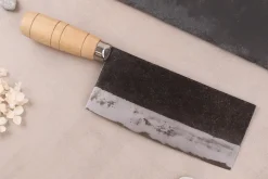 Couteau de chef chinois artisanal japonais 17cm Hatsukokoro Sentan Kurouchi Migaki en érable
