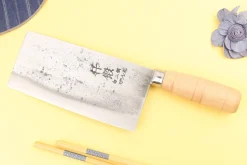 Couteau de chef chinois artisanal japonais 17cm Hatsukokoro Sentan Migaki en érable