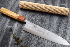 Couteau de chef 21cm japonais artisanal Yuzo SLD olivier et cognassier