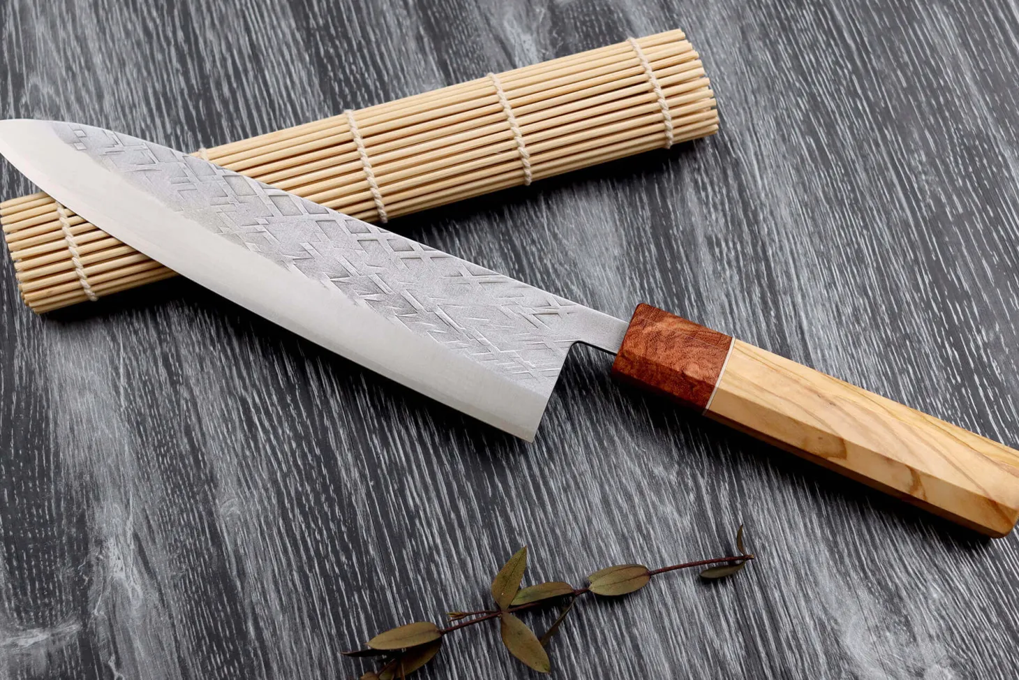 Couteau de chef 21cm japonais artisanal Yuzo SLD olivier et cognassier