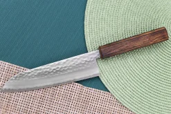 Couteau de chef 18cm japonais artisanal Masutani martelé manche en chêne