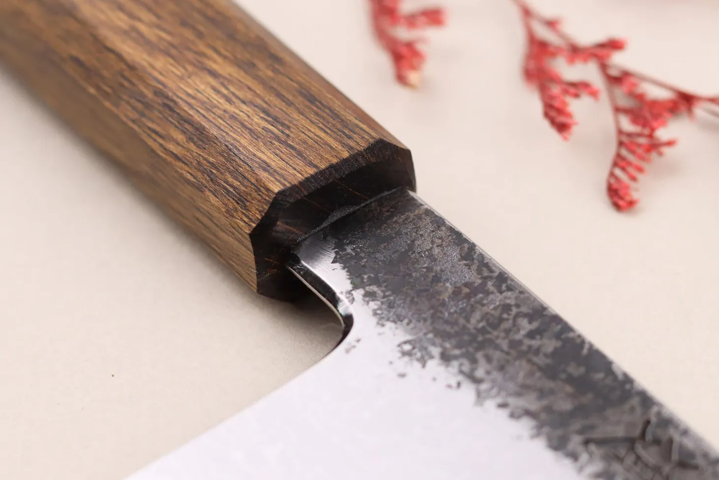 Couteau de chef 24cm japonais artisanal Hado Sumi B1D manche en chêne