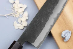 Couteau de chef 21cm japonais artisanal Yuzo Black Nashiji
