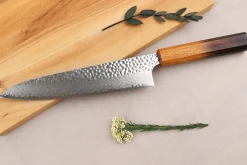 Couteau de chef 20cm japonais artisanal Wusaki Yaketa VG10 damas chêne brûlé