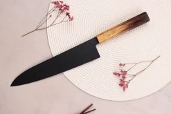 Couteau de chef 24cm japonais Sakai Takayuki Kurokage VG10 manche en chêne brûlé