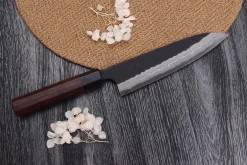 Couteau de chef japonais artisanal Nao Yamamoto Damas AS brut de forge 18cm