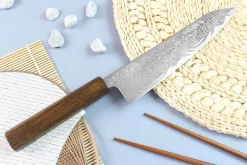 Couteau de chef japonais artisanal Wusaki Unagi AUS10 damas 21cm manche chêne
