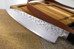 Couteau de chef japonais artisanal Takamura VG10 Tsuchime 18cm