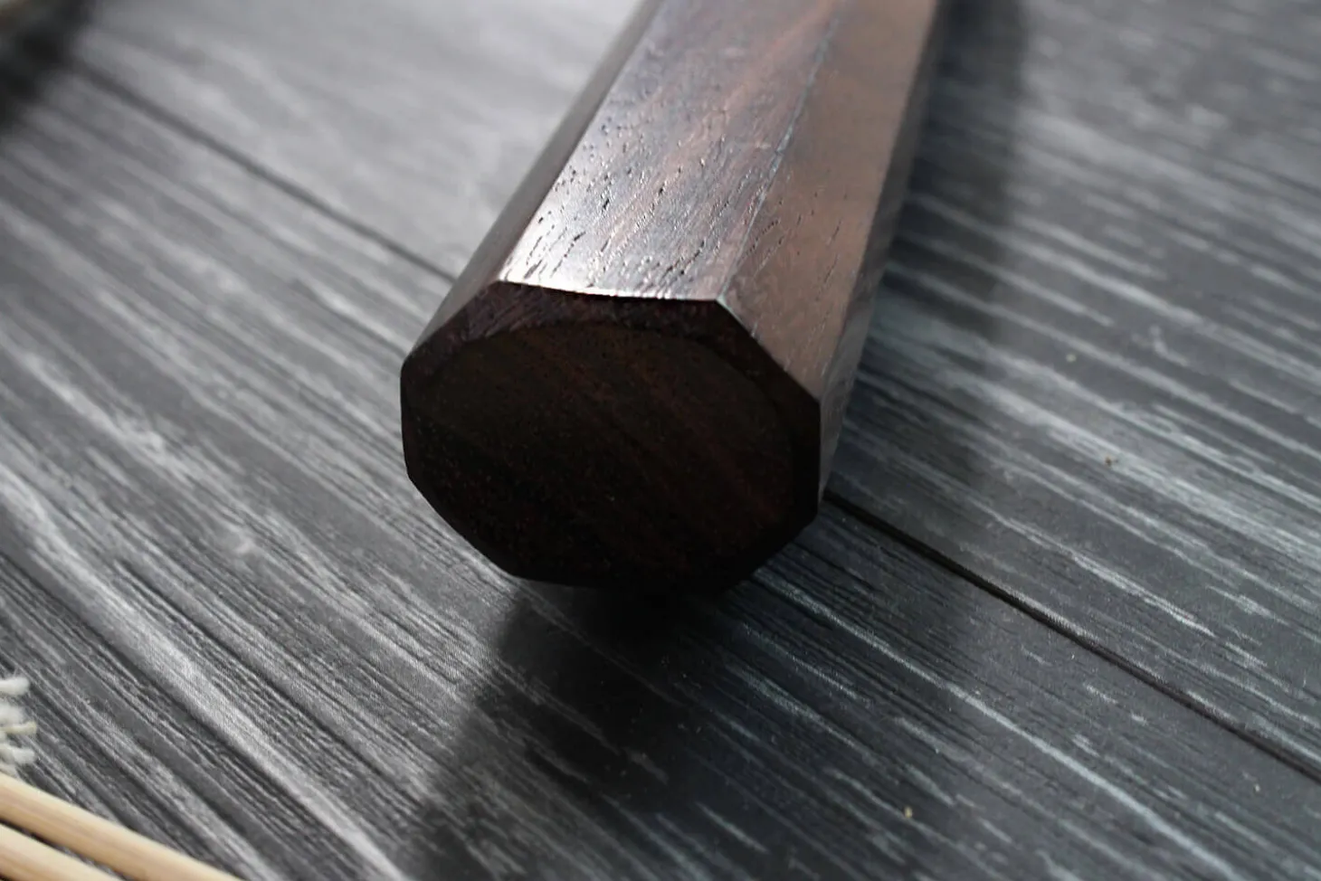 Couteau de chef japonais artisanal Takeshi Saji R2 Damas 24cm