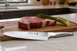 Couteau de chef japonais Global Sai 06 lame martelée 25cm