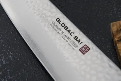 Couteau de chef japonais Global Sai 06 lame martelée 25cm