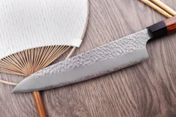 Couteau de chef japonais Kanetsugu Heptagon Uto martelé 20cm