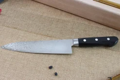 Couteau de chef japonais Tsunehisa VG10 Damascus 45 couches 18cm