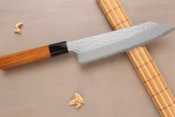 Couteau de chef kiritsuke 20cm japonais artisanal Nigara Hamono Migaki Tsuchime SG2 teck