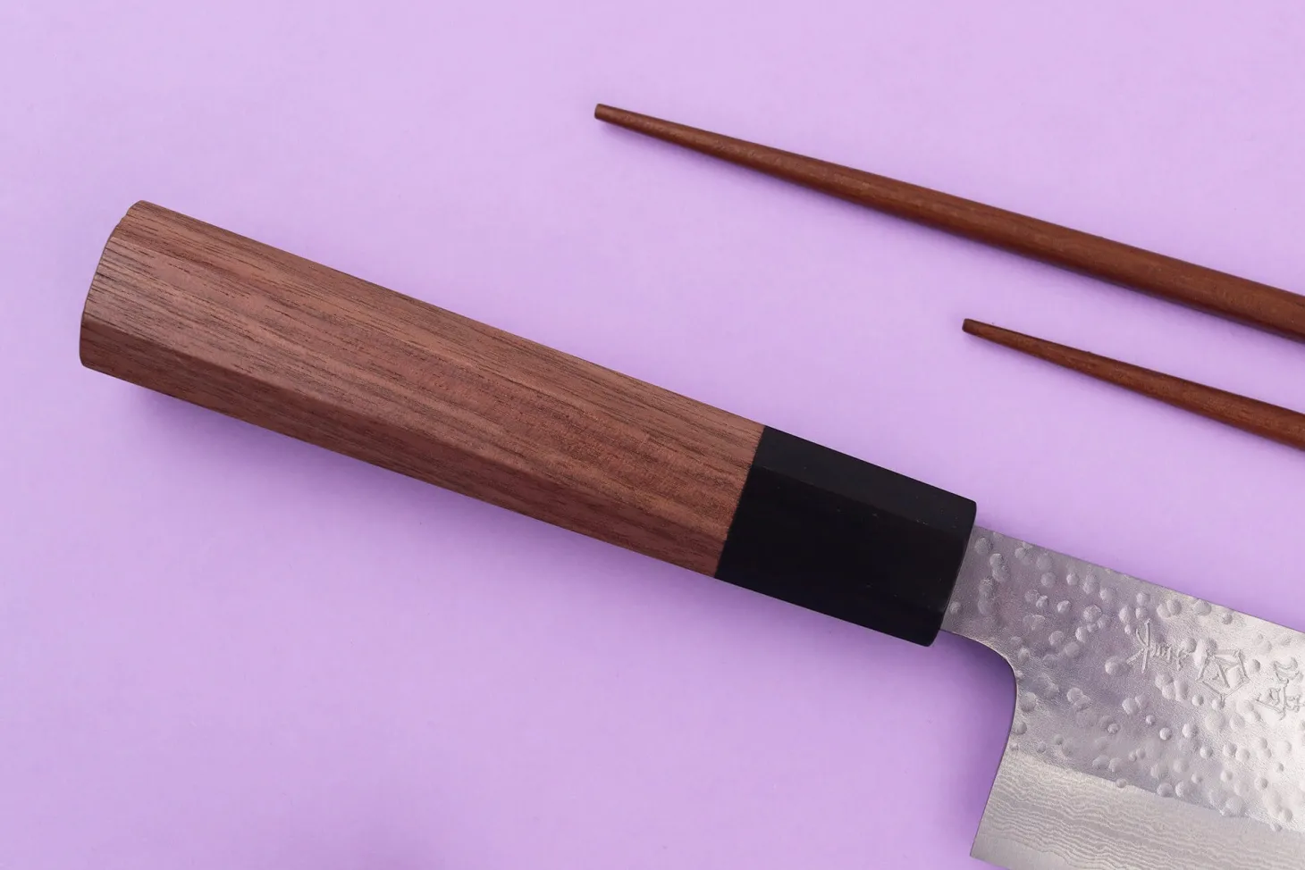 Couteau gyuto 21cm japonais artisanal Makoto Kurosaki VG7 Damas martelé