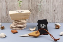 Couteau à huître Le Petit Jouteur en chêne blanc avec pochon et bourriche individuelle