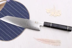 Couteau kiritsuke 20cm Kutoyama damas manche fibre de carbone