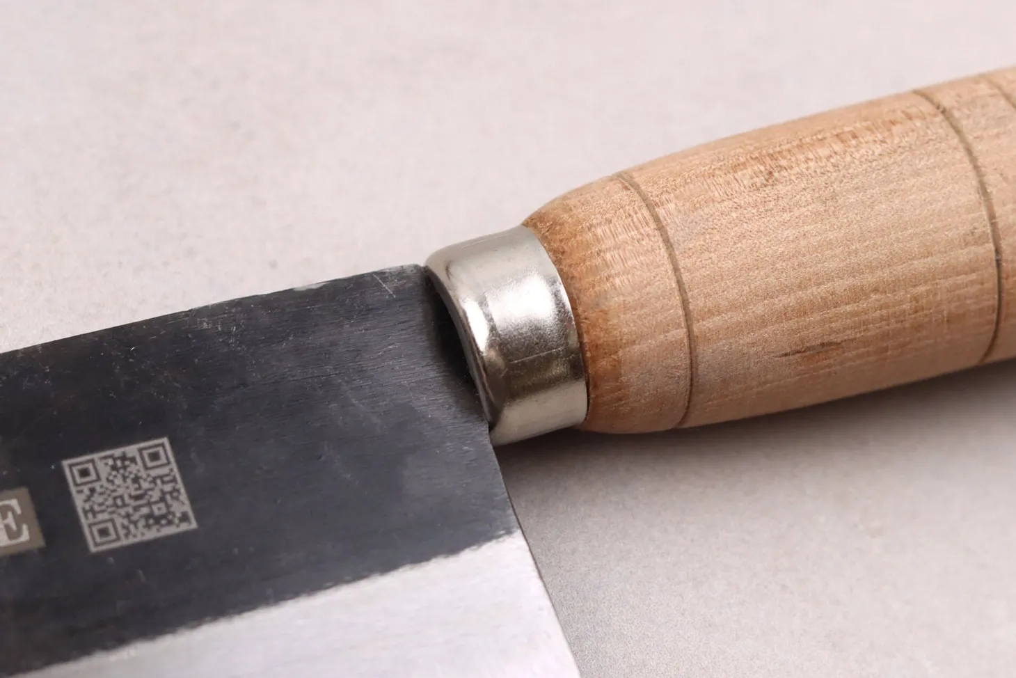 Couteau ko-bunka CCK Kurouchi 15cm en acier au carbone et manche en bois