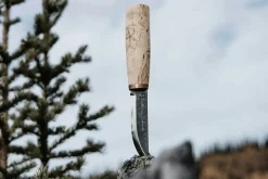 Couteau Marttiini Arctic 535010 lame carbone 9cm manche en bouleau madré + étui