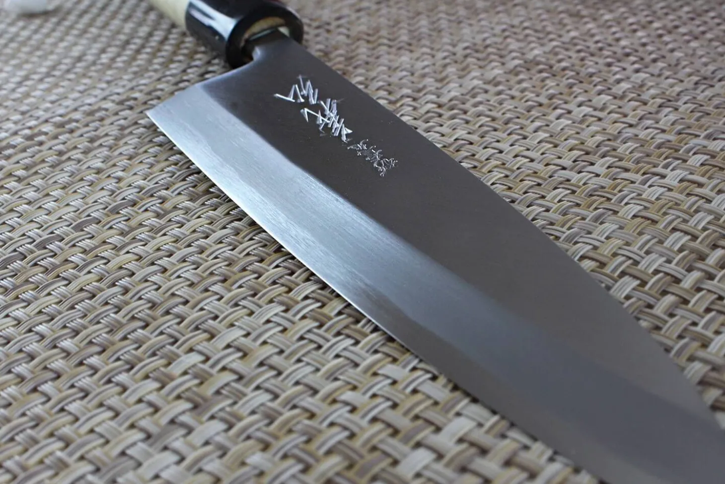 Couteau mioroshi japonais artisanal Yoshihiro Jyosaku White 2 steel 18cm