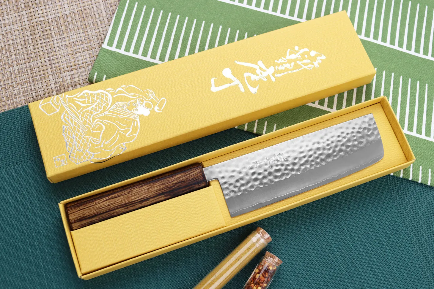 Couteau nakiri 16,5cm japonais artisanal Masutani martelé manche en chêne