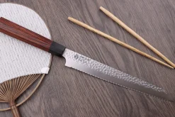 Couteau à pain japonais Kanetsugu Heptagon Uto martelé 21cm
