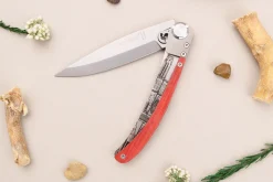 Couteau pliant Le Coq Français Notre Dame de Paris Red Heart artisanal manche bois rouge 11,5cm + étui