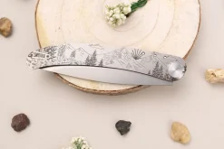 Couteau pliant Le Coq Français Chemin de Saint-Jacques artisanal manche bois d'olivier 11,5cm + étui