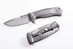 Couteau pliant LionSteel SR22 manche titanium 10cm pic brise-vitre
