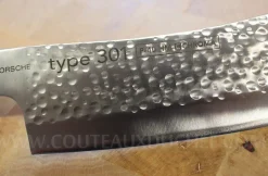 Couteau santoku Chroma Type 301 Design by F.A. Porsche martelé 18cm
