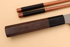Couteau santoku 18cm japonais artisanal Nigara Hamono Tsuchime AS manche en noyer