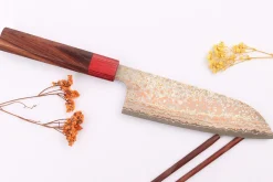 Couteau santoku 16,5cm japonais artisanal Takeshi Saji VG10 Rainbow Nashiji