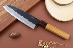 Couteau santoku 16,5cm japonais Sakai Takayuki AS brut de forge