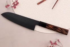 Couteau santoku 17cm japonais Sakai Takayuki Kurokage VG10 manche en wengé