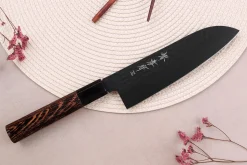 Couteau santoku 17cm japonais Sakai Takayuki Kurokage VG10 manche en wengé